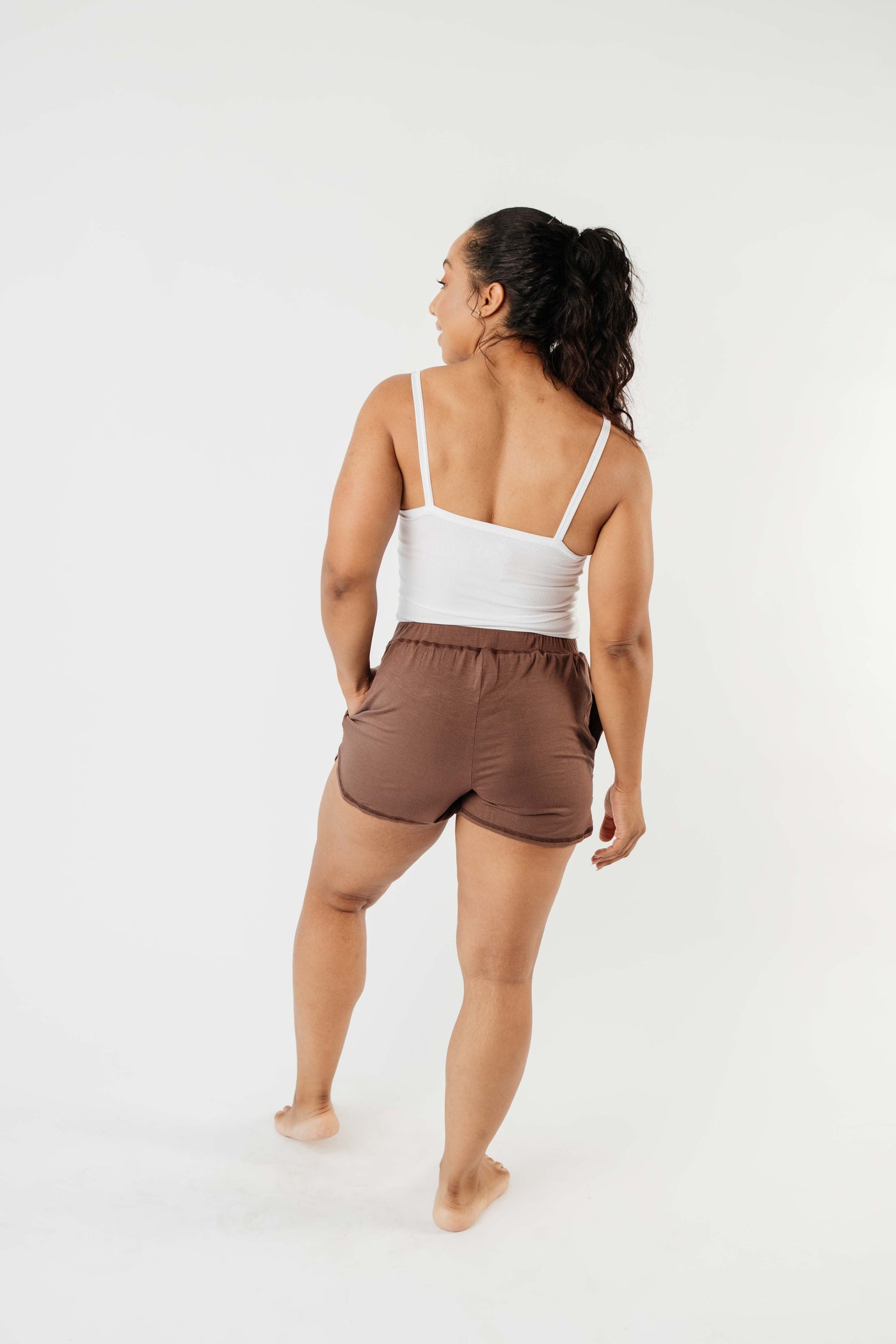 24/7 Shorts In Mocha