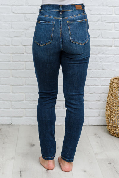 Reba Hi-Rise Clean Relaxed Fit Jeans