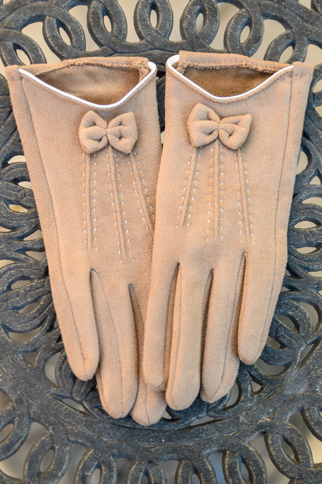 Keepin' Warm Beige Wool Gloves