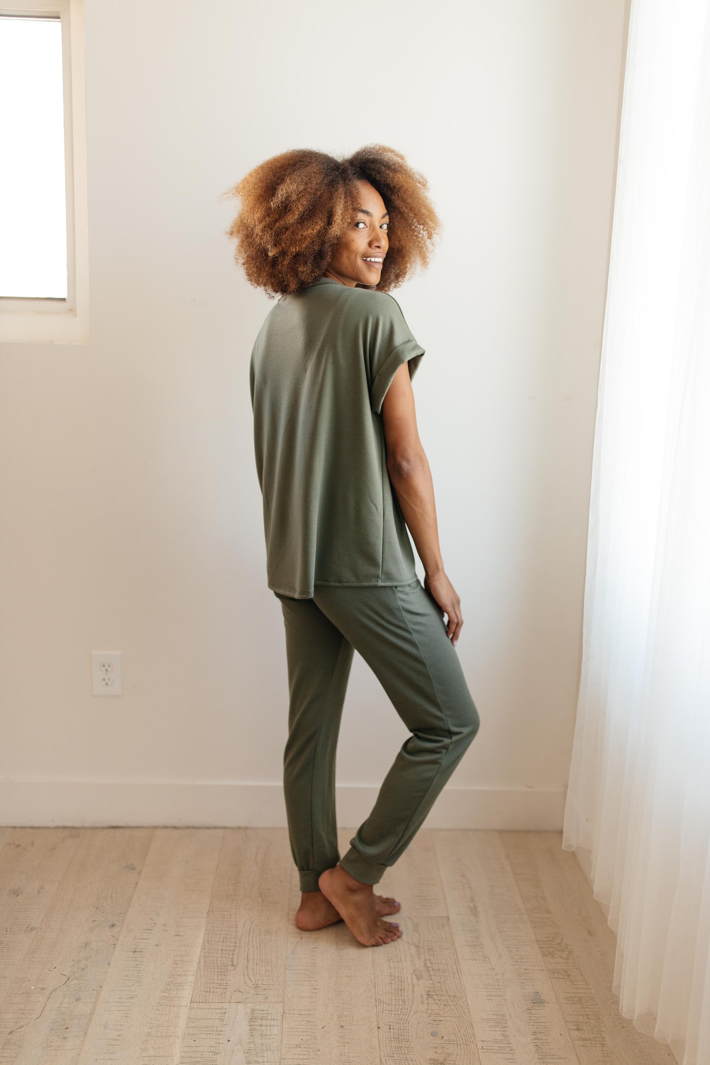 Luxurious Loungewear Joggers In Olive