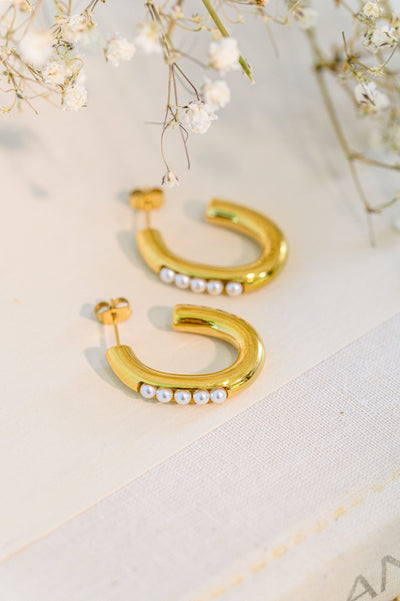 Pearls In Line Earrings