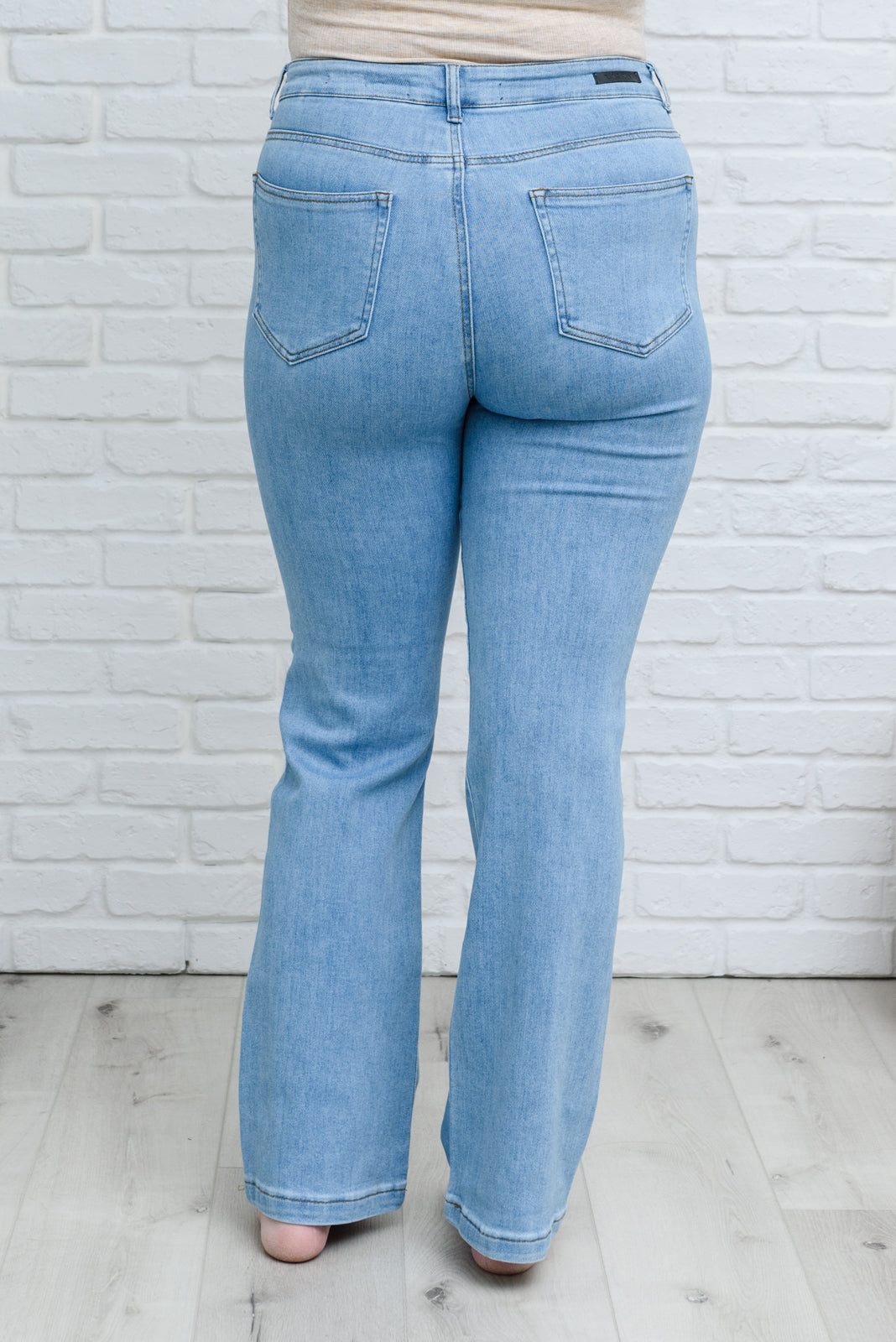 Rylee 90s High Rise Straight Leg Jeans