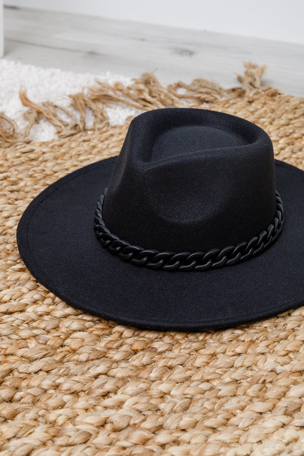 Zaya Black Wide Brim Fedora With Chain Trim